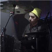 Profesor de batería titulado en el Centro Superior de Música del País Vasco (musikene) en Interpretación Jazz. Zona Carabanchel.